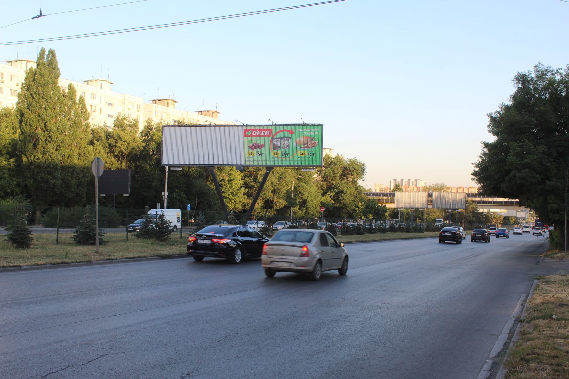 Фотография рекламного носителя, тип: Билборд 3x6, адрес: Малиновского ул., д.72/3, поз.2, Ростов-на-Дону, Ростовская область, Россия. Сторона Б21-Б23 №1075836