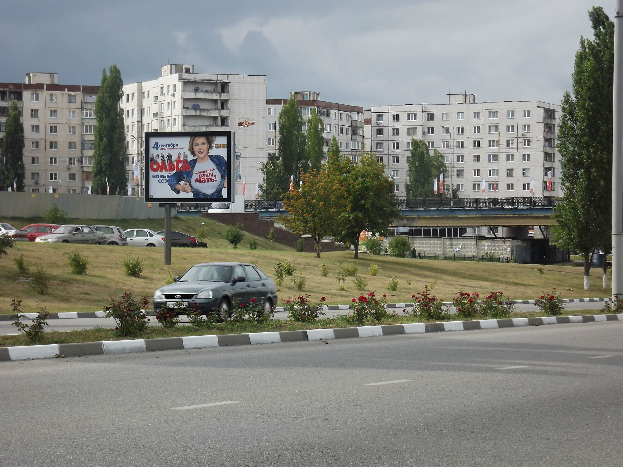 Фотография рекламного носителя, тип: Ситиборд 2.7x3.7, адрес: Макаренко мкр., КАРЭ №3, Старый Оскол, Белгородская область, Россия. Сторона B №567049