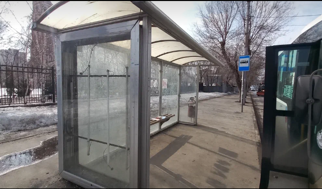 Фотография рекламного носителя, тип: Остановка 1.8x1.2, адрес: Б.Горная ул. Х М. Горького ул., к Волге, Саратов, Саратовская область, Россия. Сторона Б №585337