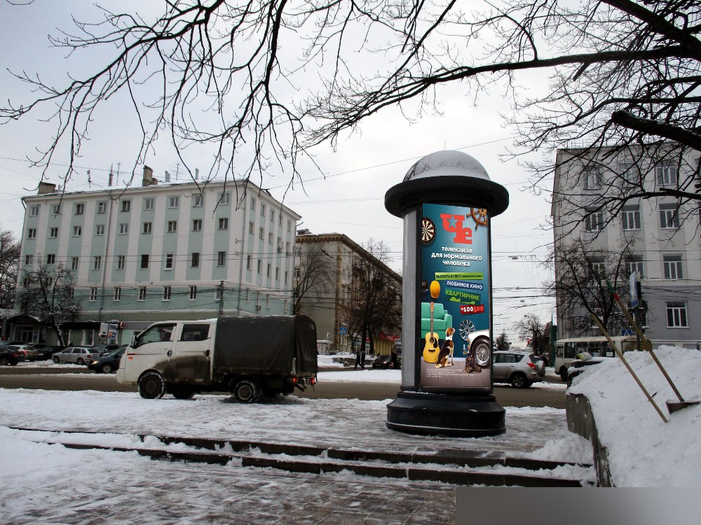 Фотография рекламного носителя, тип: Пиллар 3x1.4, адрес: Горького пл. Х Б. Покровская ул., д.65, Нижний Новгород, Нижегородская область, Россия. Сторона А3 №582905