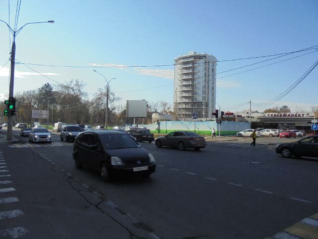 Фотография рекламного носителя, тип: Ситиборд 2.7x3.7, адрес: Кубанская Набережная ул., д.5 Х Пушкина ул., Краснодар, Краснодарский край, Россия. Сторона А1-А5 №492848