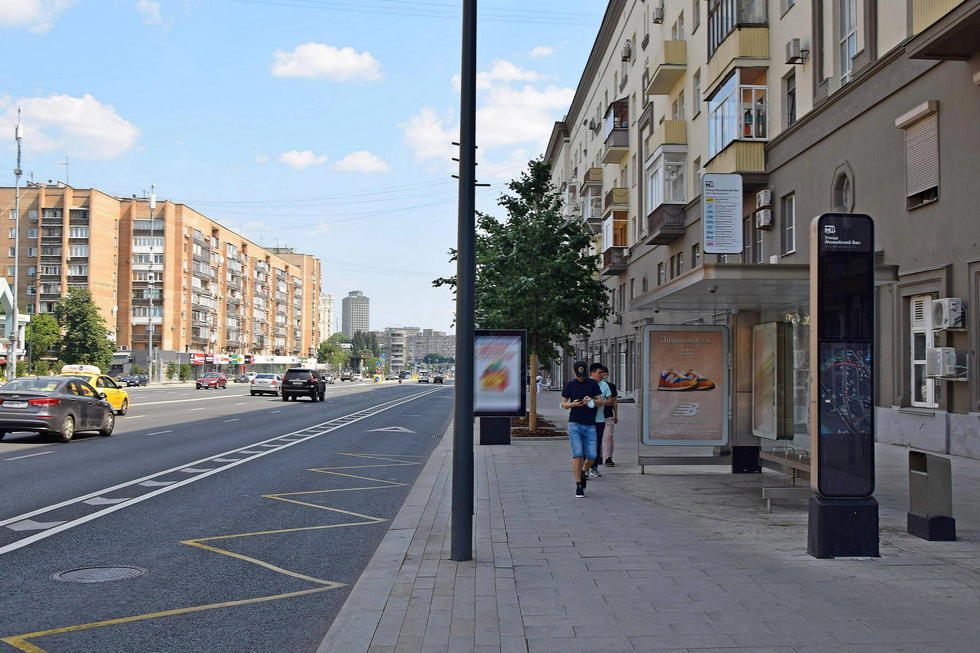 Фотография рекламного носителя, тип: Остановка 1.8x1.2, адрес: Большая Дорогомиловская ул., д.5, Москва, Россия. Сторона А №579980