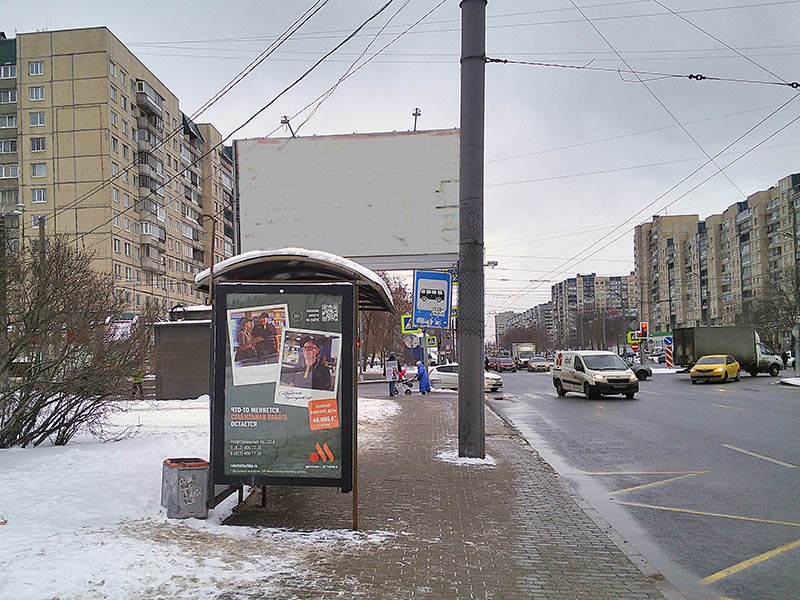 Фотография рекламного носителя, тип: Остановка 1.8x1.2, адрес: Индустриальный пр-т., д.24 Х Энтузиастов пр-т., Санкт-Петербург, Россия. Сторона B №1094393