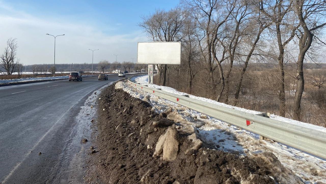 Фотография рекламного носителя, тип: Билборд 3x6, адрес: Уссурийск г., Дамба, поз.10, 666 065м, Уссурийск, Приморский край, Россия. Сторона А №756882