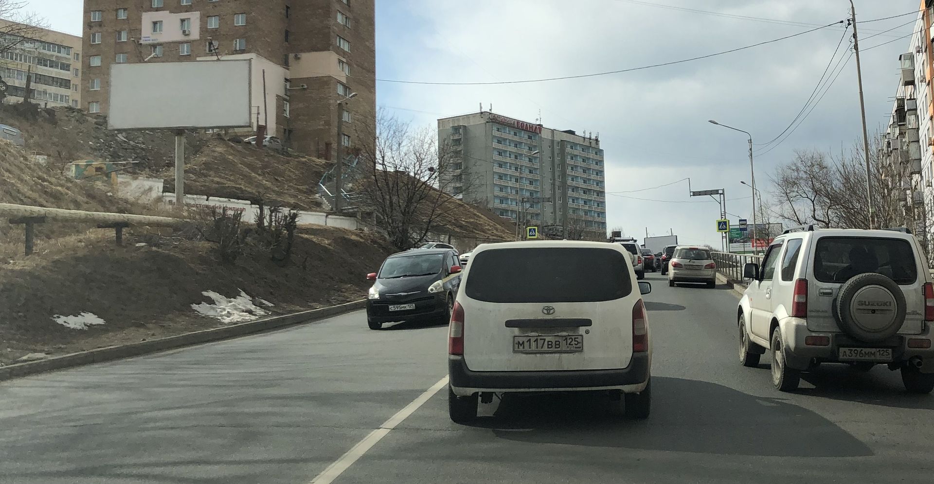 Фотография рекламного носителя, тип: Билборд 3x6, адрес: Котельникова ул., д.21, Владивосток, Приморский край, Россия. Сторона Б №747985