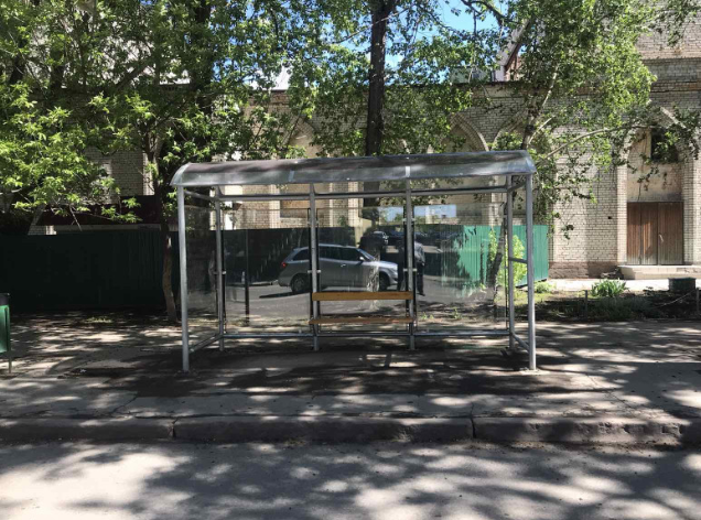 Фотография рекламного носителя, тип: Остановка 1.8x1.2, адрес: Революционная ул. д.68 Х Гаражная ул., Самара, Самарская область, Россия. Сторона B1 №829971