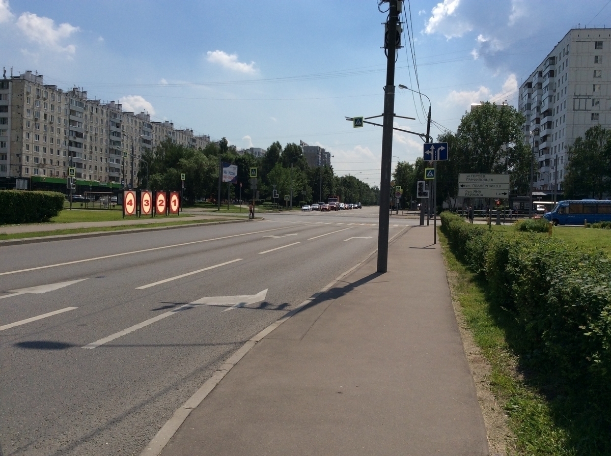 Фотография рекламного носителя, тип: Афиша 1.75x1.8, адрес: Туристская ул., д.6, стенд 2, Москва, Россия. Сторона А1 №882612