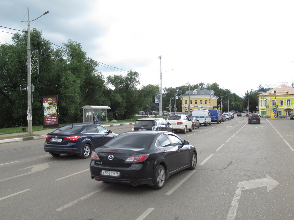 Фотография рекламного носителя, тип: Пиллар 3x1.4, адрес: Свободы ул., д.2, Переславль-Залесский, Ярославская область, Россия. Сторона А3 №551711