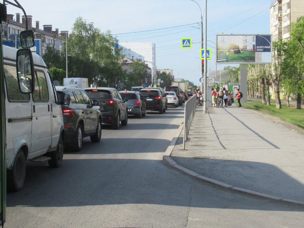 Фотография рекламного носителя, тип: Билборд 3x6, адрес: Червишевский тракт, д.29, Тюмень, Тюменская область, Россия. Сторона А1-А3 №523678