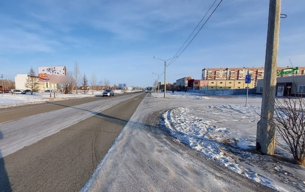 Фотография рекламного носителя, тип: Билборд 3x6, адрес: Шарыпово пос., Комсомольская ул., напротив супермаркета Симпатия, Красноярск, Красноярский край, Россия. Сторона Б №588655