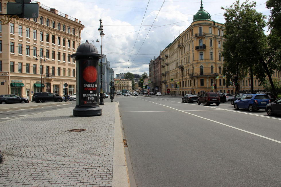 Фотография рекламного носителя, тип: Пиллар 3x1.4, адрес: Кирочная ул., д.43 Х Таврическая ул., Санкт-Петербург, Россия. Сторона Б №658898