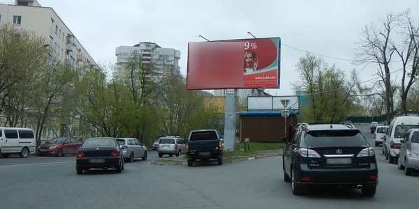 Фотография рекламного носителя, тип: Билборд 3x6, адрес: Кр. Знамени ул., д.90 Х Толстого ул., Владивосток, Приморский край, Россия. Сторона А1 №774815