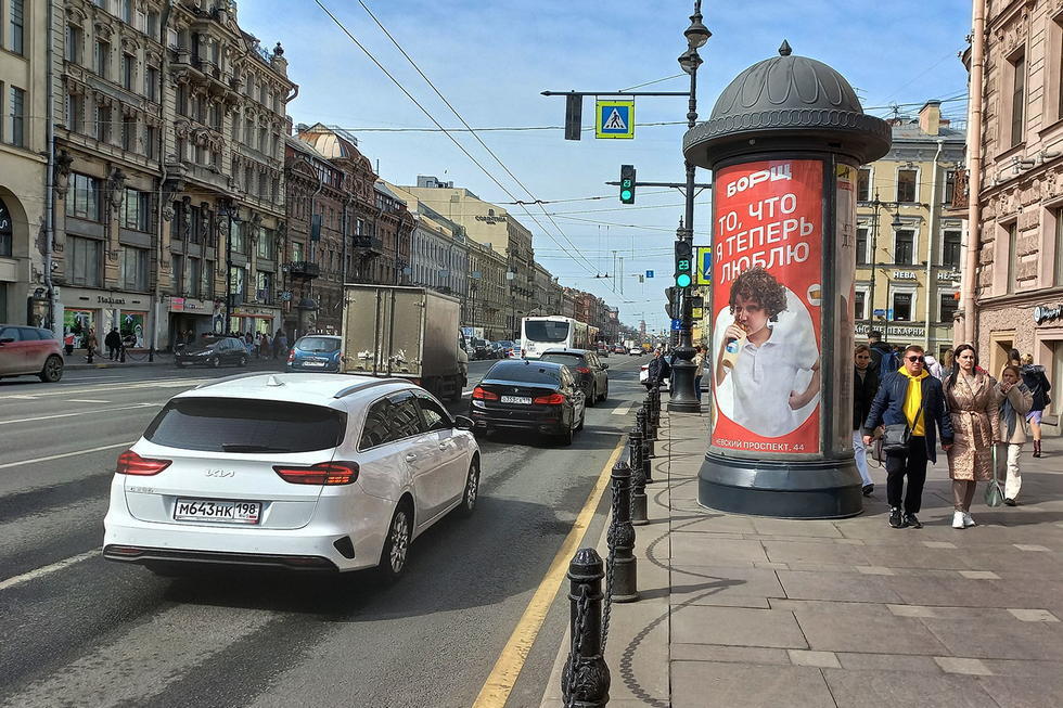 Фотография рекламного носителя, тип: Пиллар 3x1.4, адрес: Невский пр-т., д.96 Х Маяковского ул., Санкт-Петербург, Россия. Сторона А №639669