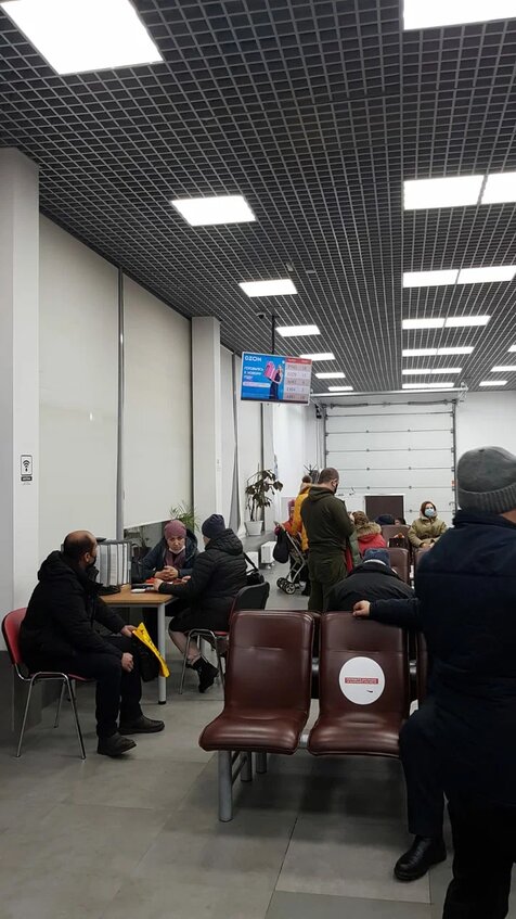 Фотография рекламного носителя, тип: Видеоэкран, адрес: МФЦ «», Строителей пр-т., д.33, Кудрово, Ленинградская область, Россия. Сторона/вариант №946274