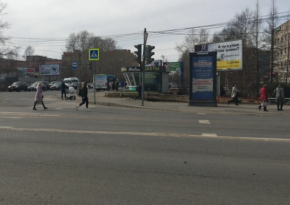 Фотография рекламного носителя, тип: Пиллар 3x1.4, адрес: Урицкого ул. Х Обводный канал, Архангельск, Архангельская область, Россия. Сторона В №766062