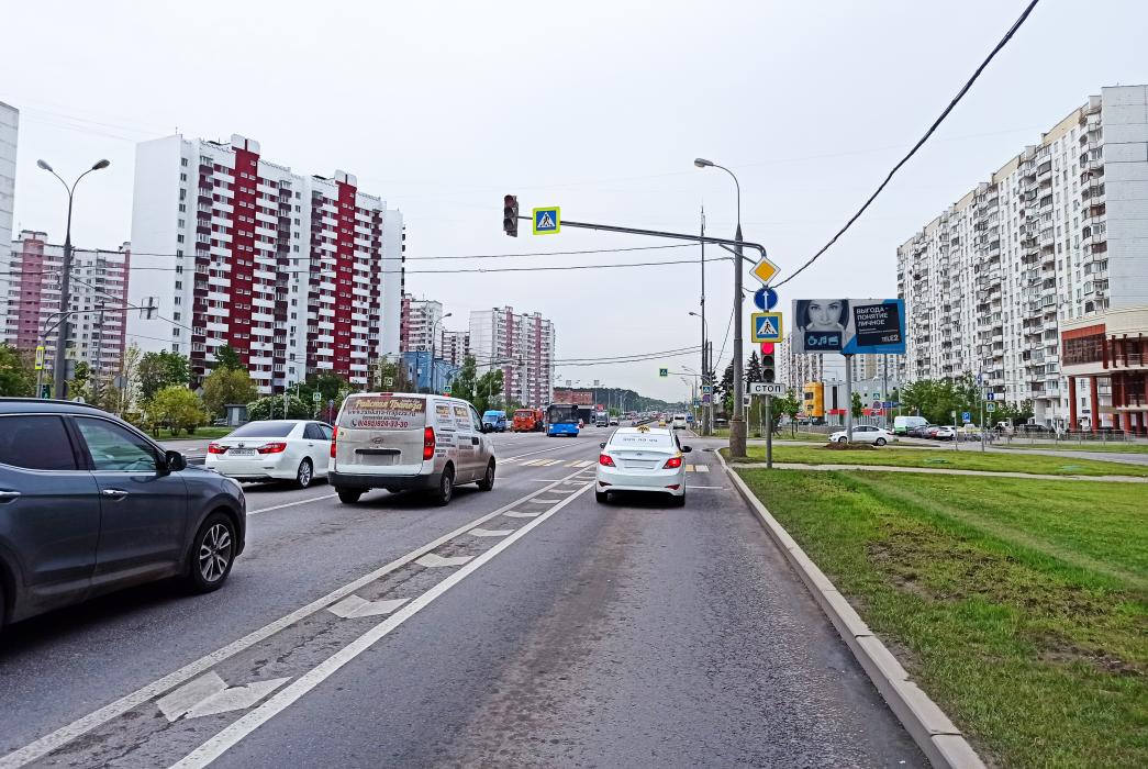 Фотография рекламного носителя, тип: Билборд 3x6, адрес: Боровское ш., д.35, Москва, Россия. Сторона А №821422