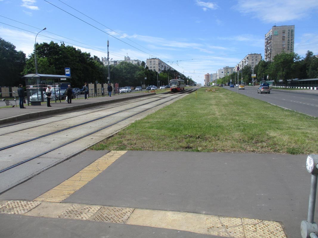 Фотография рекламного носителя, тип: Афиша 1.75x1.8, адрес: Чертановская ул., д.17А, поз.1, стенд 1, Москва, Россия. Сторона А2 №866645