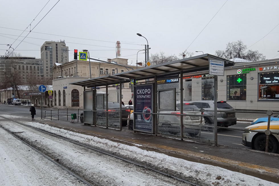 Фотография рекламного носителя, тип: Остановка 1.8x1.2, адрес: Русаковская ул., д.25, стр.1, поз.1, Москва, Россия. Сторона A №809155