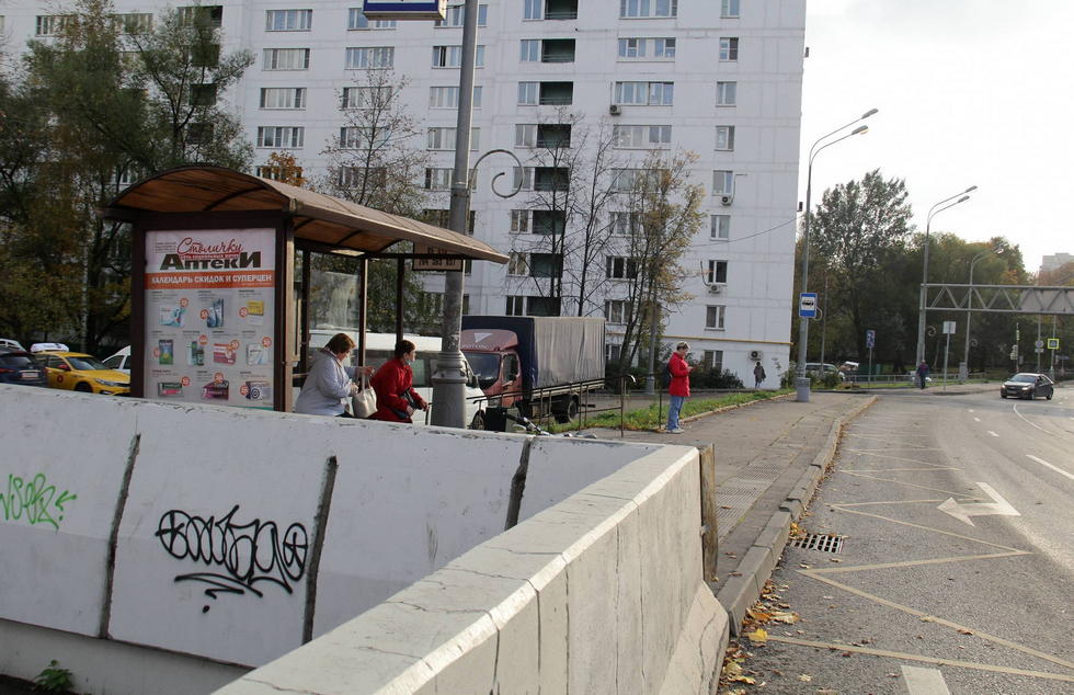 Фотография рекламного носителя, тип: Остановка 1.8x1.2, адрес: Фестивальная ул., ост. "Больница-библиотека имени Короленко", Москва, Россия. Сторона Б №889246