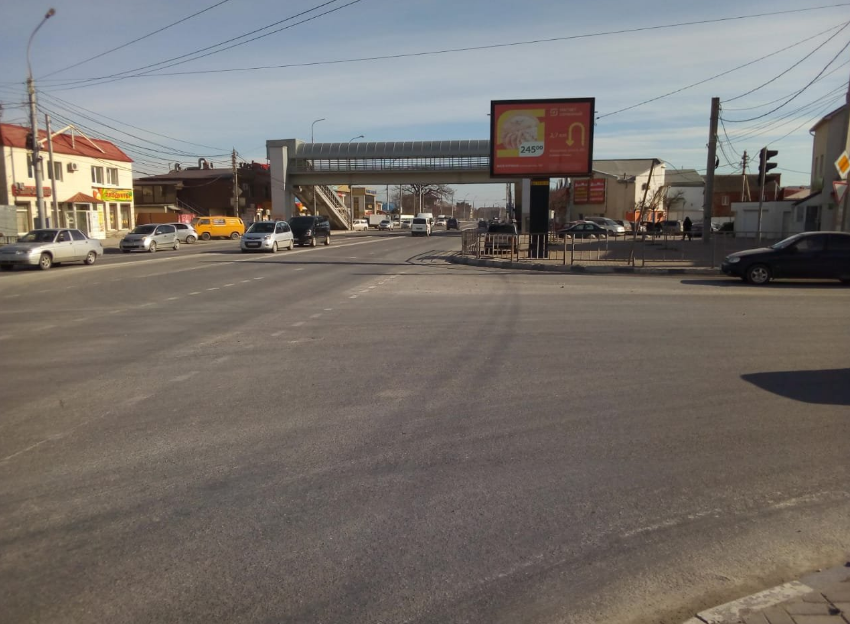 Фотография рекламного носителя, тип: Ситиборд 2.7x3.7, адрес: Цемдолина пос., Ленина ул., д.134 Х Цемесская ул., д.1, поз.2, Новороссийск, Краснодарский край, Россия. Сторона А1-А4 №699688