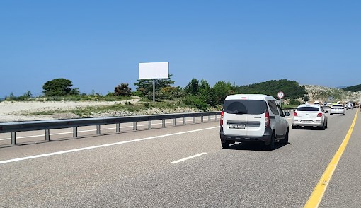 Фотография рекламного носителя, тип: Билборд 3x6, адрес: М-4 "Дон" а/д, 1 531 400м, Геленджик, Краснодарский край, Россия. Сторона B №962146