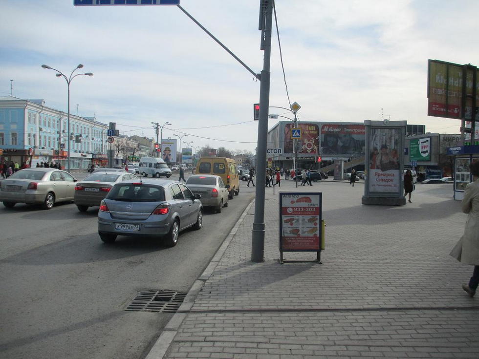 Фотография рекламного носителя, тип: Пиллар 3x1.4, адрес: Гончарова ул., д.23, Ульяновск, Ульяновская область, Россия. Сторона А1 №1027666