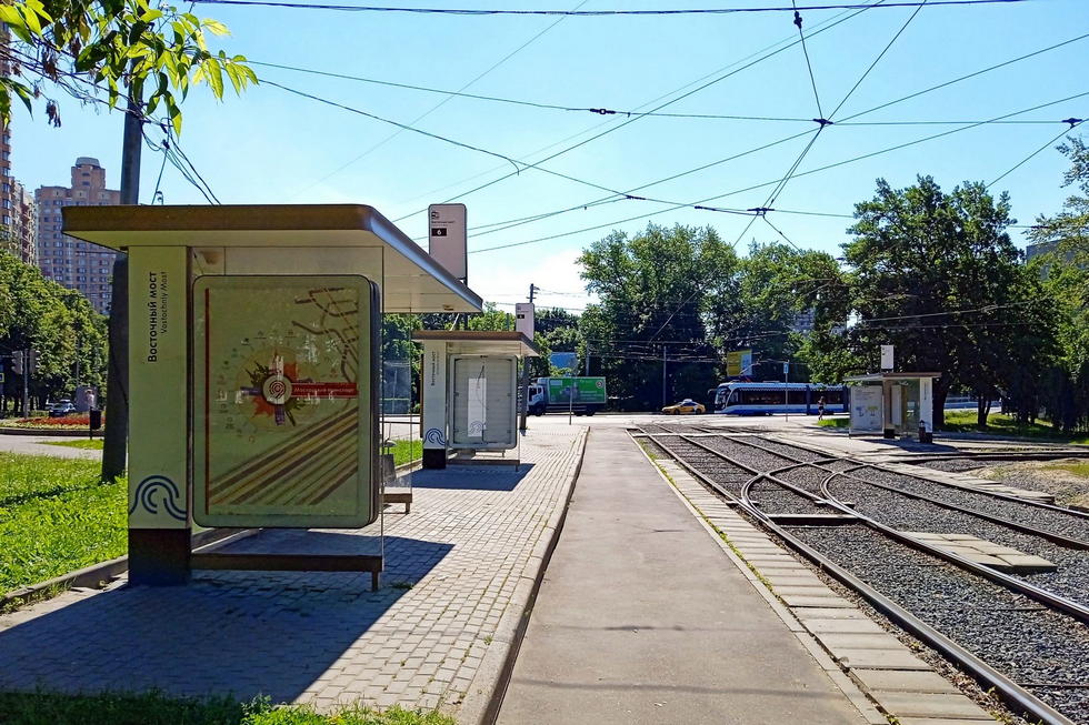 Фотография рекламного носителя, тип: Остановка 1.8x1.2, адрес: Лодочная ул., ост. Восточный мост, поз.2, Москва, Россия. Сторона Б №997568