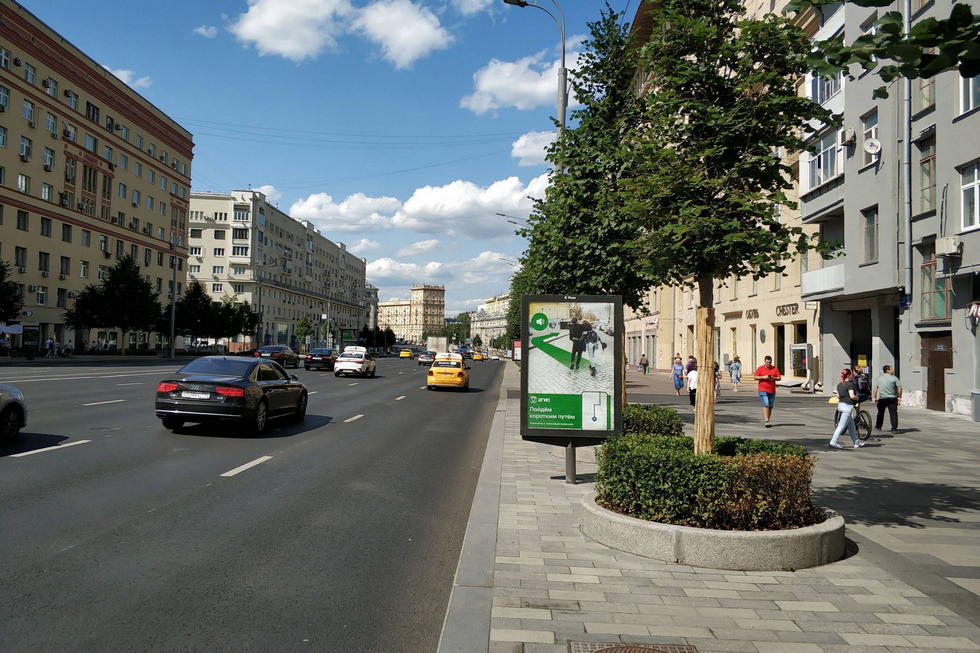 Фотография рекламного носителя, тип: Ситиформат 1.8x1.2, адрес: Земляной Вал ул., д.27, поз.2, Москва, Россия. Сторона А1-А5 №506396