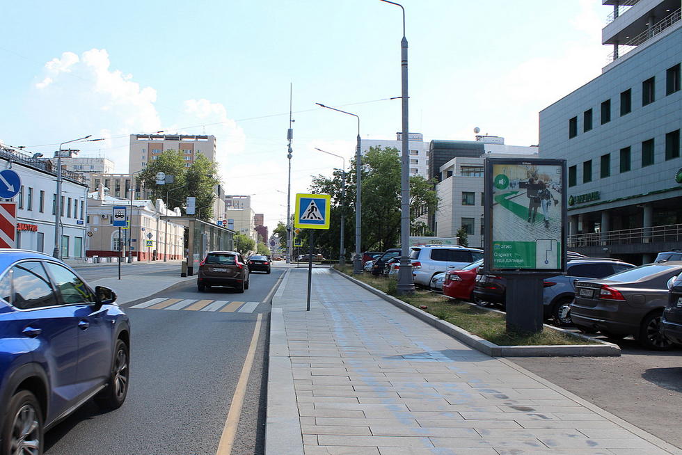 Фотография рекламного носителя, тип: Ситиформат 1.8x1.2, адрес: Андроньевская Б. ул., д.6, Москва, Россия. Сторона А №557153