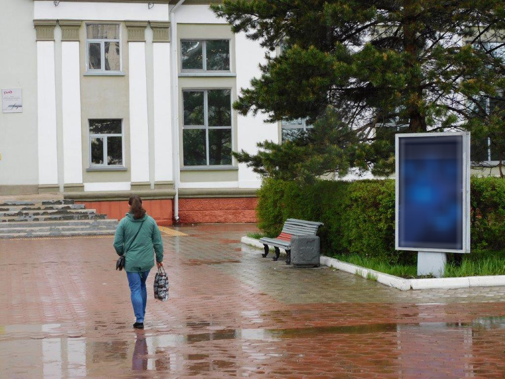 Фотография рекламного носителя, тип: Ситиформат 1.8x1.2, адрес: Магистральное ш., д.2, привокзальная пл., поз.1, Комсомольск-на-Амуре, Хабаровский край, Россия. Сторона А №987263