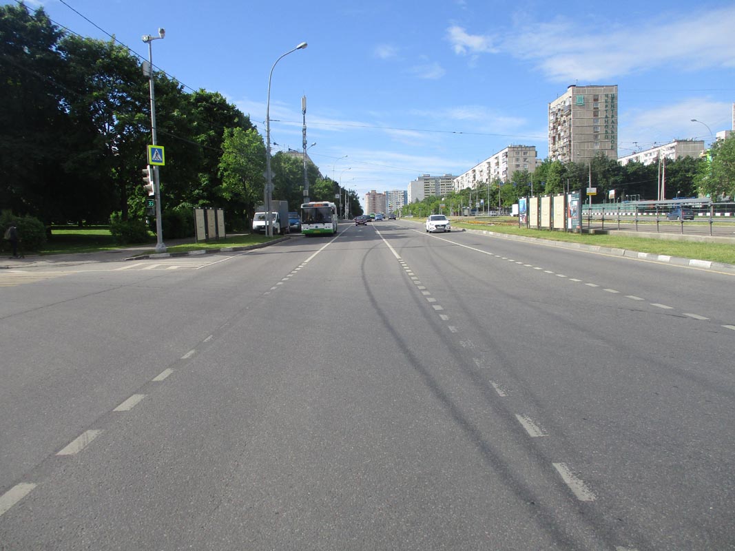 Фотография рекламного носителя, тип: Афиша 1.75x1.8, адрес: Чертановская ул., д.17А, поз.1, стенд 1, Москва, Россия. Сторона А1 №866644