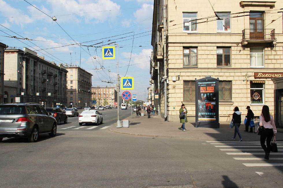 Фотография рекламного носителя, тип: Пиллар 3x1.4, адрес: Заневский пр-т. Х Стахановцев ул., д.8, Санкт-Петербург, Россия. Сторона А №724866