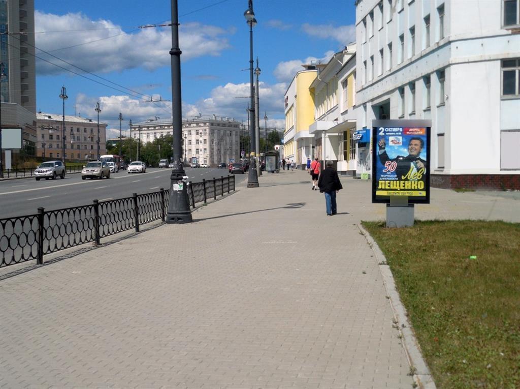 Фотография рекламного носителя, тип: Ситиформат 1.8x1.2, адрес: Свердлова ул., д.6 X Шевченко ул., Екатеринбург, Свердловская область, Россия. Сторона А №1323863