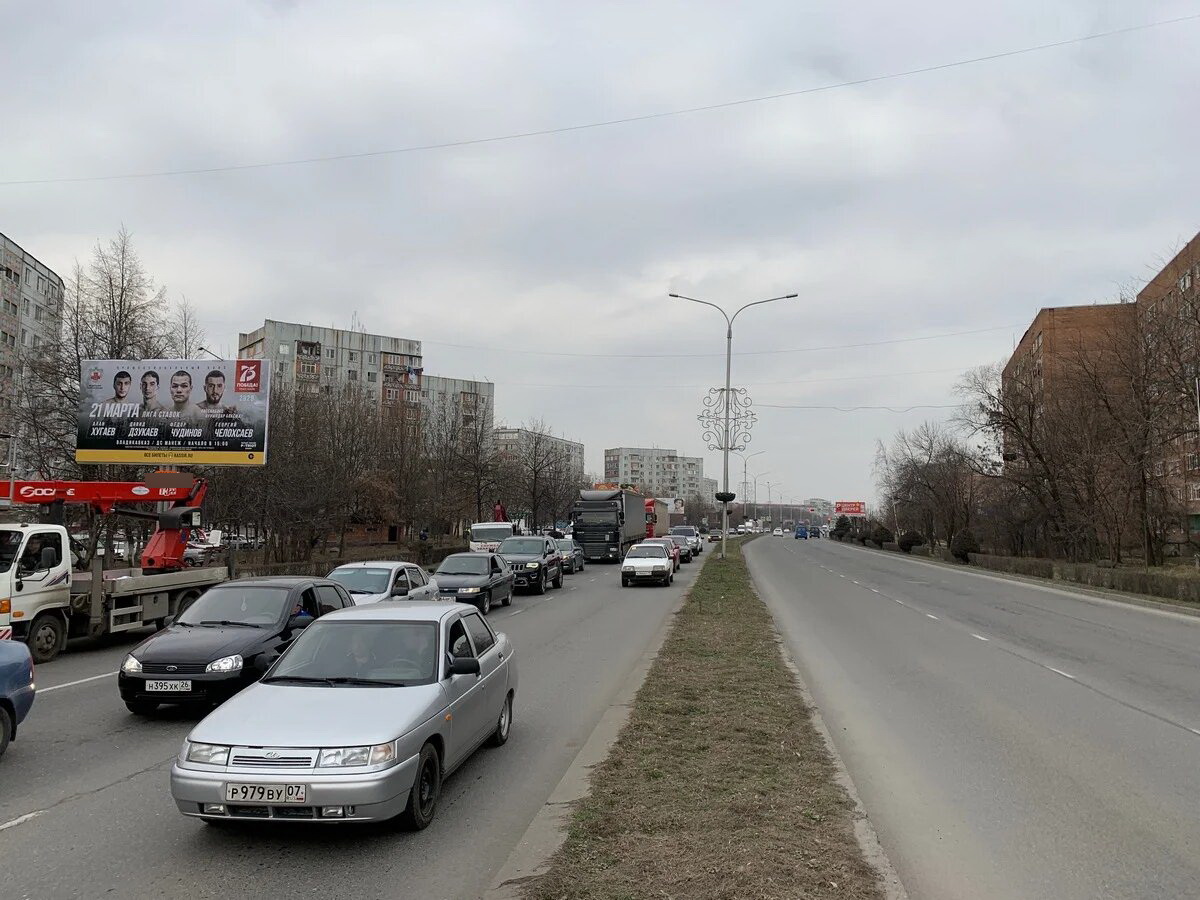 Фотография рекламного носителя, тип: Билборд 3x6, адрес: Московская ул., д.54-56, Владикавказ, Республика Северная Осетия – Алания, Россия. Сторона Б №846207