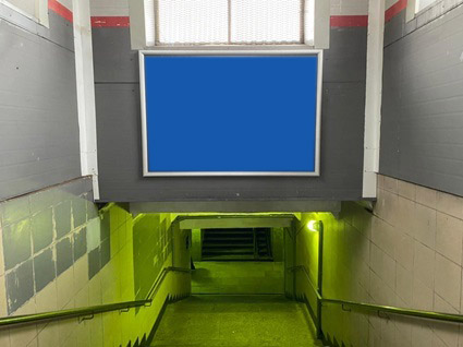 Фотография рекламного носителя, тип: Ситиформат 1.8x1.2, адрес: Нара ст., островная платформа №2, при спуске в подземный пешеходный переход, правый павильон, Московская область, Россия. Сторона А №941769