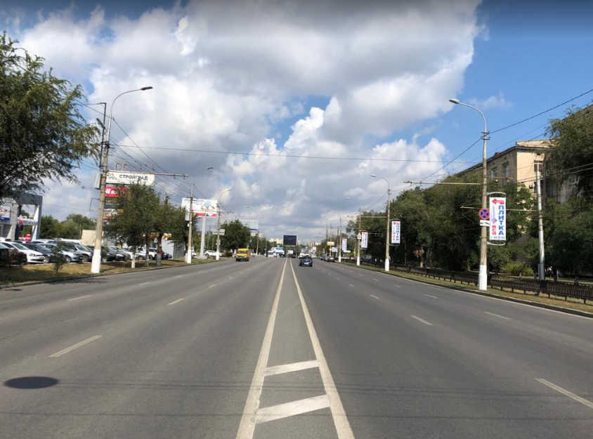 Фотография рекламного носителя, тип: Панель-кронштейн, адрес: Ленина пр-т., ТЦ "Стройград", Волгоград, Волгоградская область, Россия. Сторона А №1097312