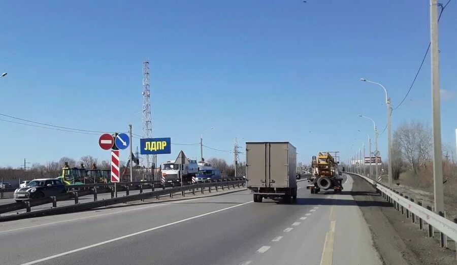 Фотография рекламного носителя, тип: Билборд 3x6, адрес: Южный подъезд к Ростову-на-Дону г., 8 780м, Батайск, Ростовская область, Россия. Сторона B №870758