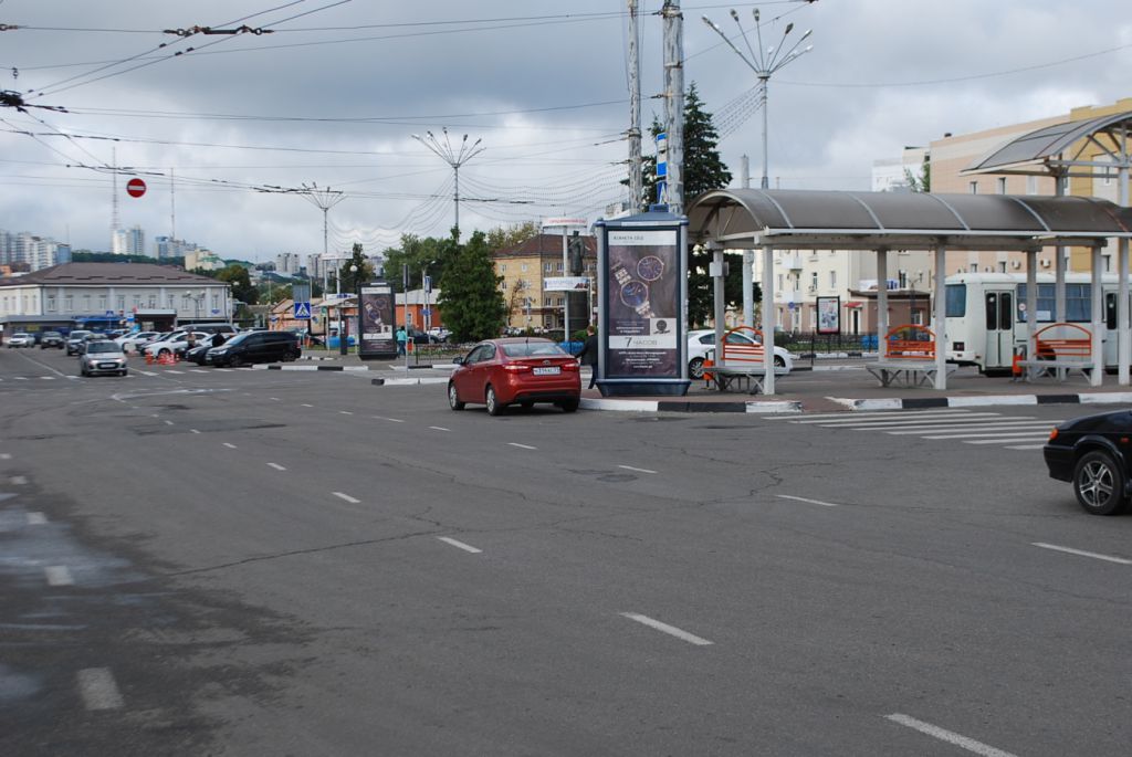 Фотография рекламного носителя, тип: Пиллар 3x1.4, адрес: Вокзальная ул., д.1, Белгород, Белгородская область, Россия. Сторона B №507389