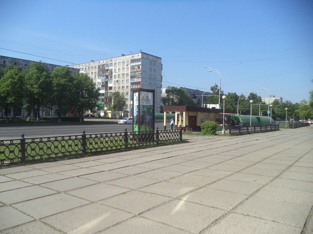 Фотография рекламного носителя, тип: Пиллар 3x1.4, адрес: Кирова ул., д.101а, Новокузнецк, Кемеровская область, Россия. Сторона С №671918