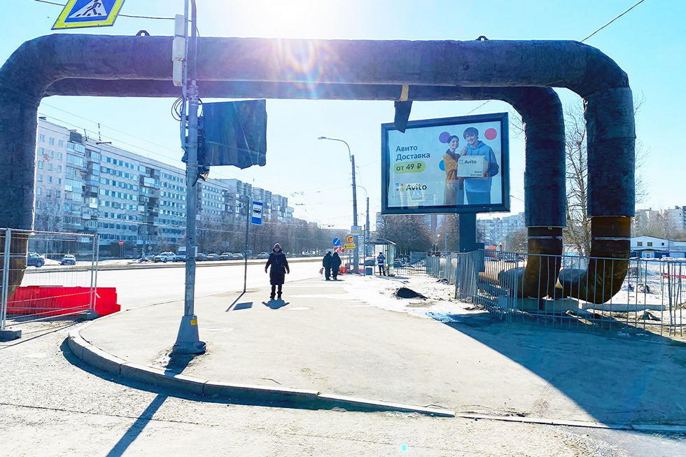 Фотография рекламного носителя, тип: Ситиборд 2.7x3.7, адрес: Кораблестроителей ул., д.28, корп.1 Х мост Кораблестроителей, Санкт-Петербург, Россия. Сторона А1 №776117