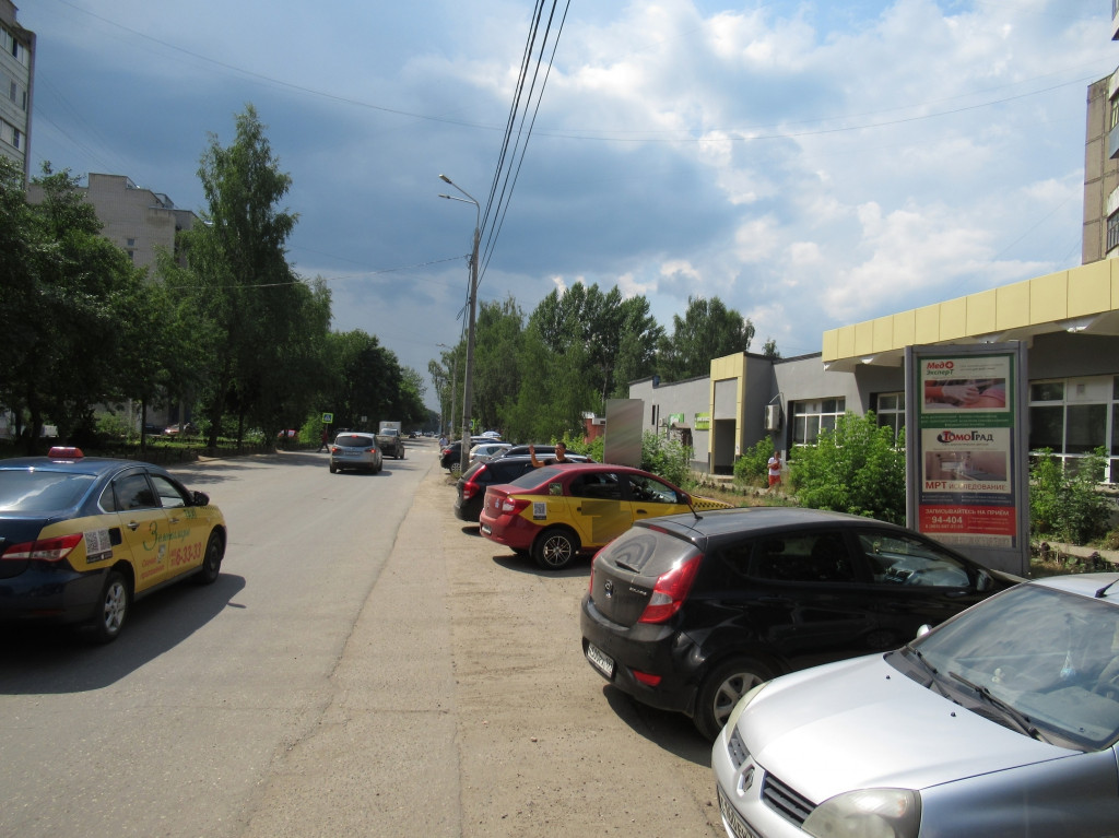 Фотография рекламного носителя, тип: Пиллар 3x1.4, адрес: Строителей ул., д.41, поз.2, Переславль-Залесский, Ярославская область, Россия. Сторона А2 №883169