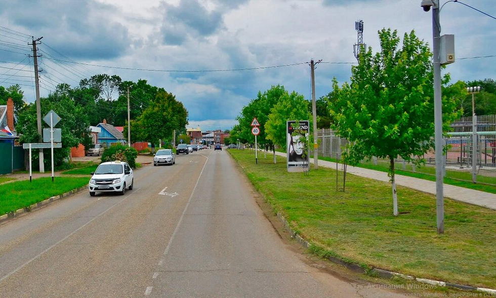 Фотография рекламного носителя, тип: Нестандартный ситиформат, адрес: Фрунзе ул., напротив Стадиона, Кореновск, Краснодарский край, Россия. Сторона А №1025993