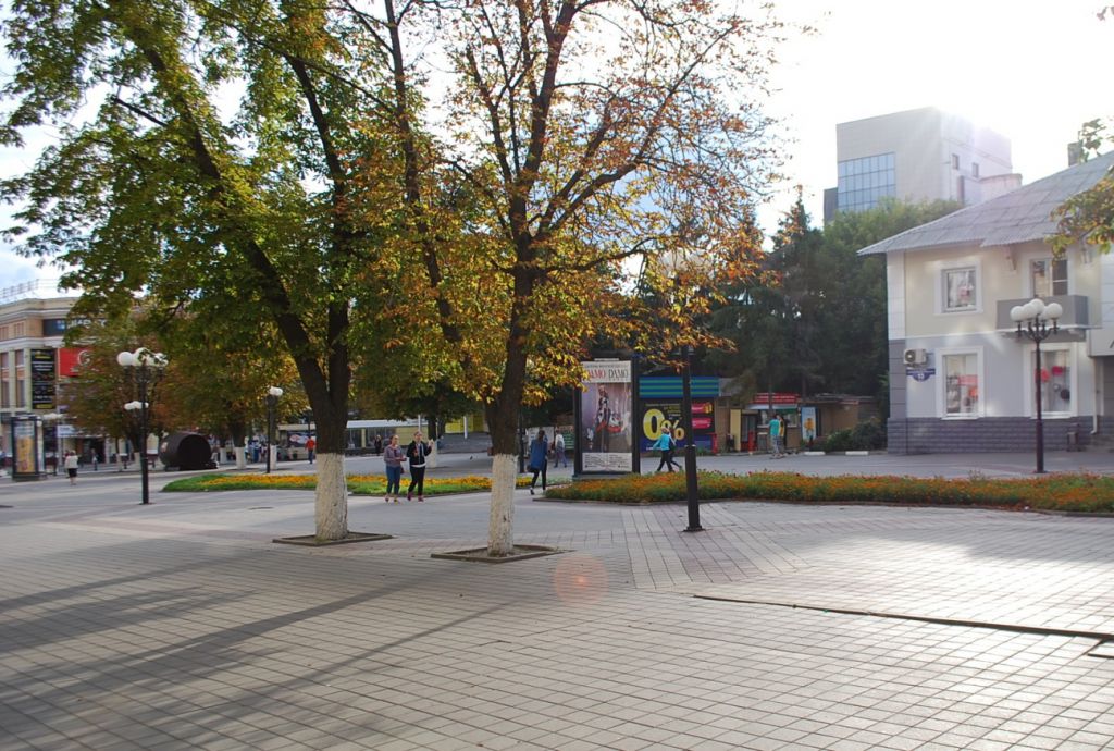 Фотография рекламного носителя, тип: Пиллар 3x1.4, адрес: 50-летия Белгородской обл. ул., д.13, Белгород, Белгородская область, Россия. Сторона C №344109