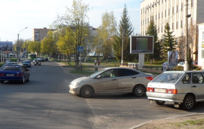 Фотография рекламного носителя, тип: Ситиборд 2.7x3.7, адрес: Курская ул., д.35А, Железногорск, Курская область, Россия. Сторона A1-A3 №1069005