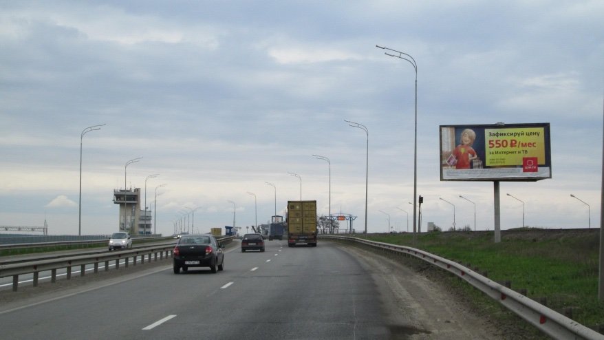 Фотография рекламного носителя, тип: Билборд 3x6, адрес: Казанский пр-т., мост через реку Кама, Набережные Челны, Республика Татарстан, Россия. Сторона A №685845