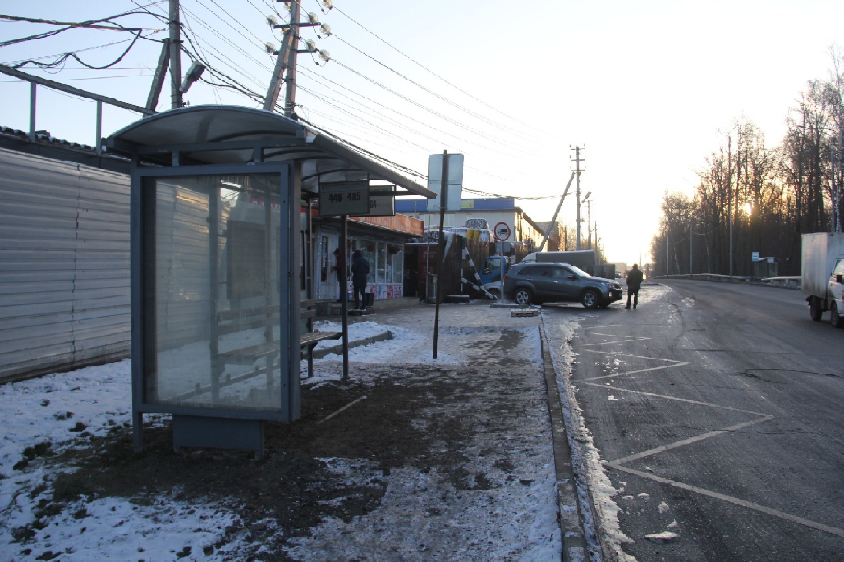 Фотография рекламного носителя, тип: Остановка 1.8x1.2, адрес: ТиНАО, Завода Мосрентген пос., квартал 21, ост."ТД -41-й км МКАД", Москва, Россия. Сторона Б №957589