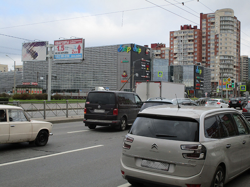 Фотография рекламного носителя, тип: Билборд 3x6, адрес: Комендантский пр-т., д.30, корп.1, Санкт-Петербург, Россия. Сторона В1 №641961