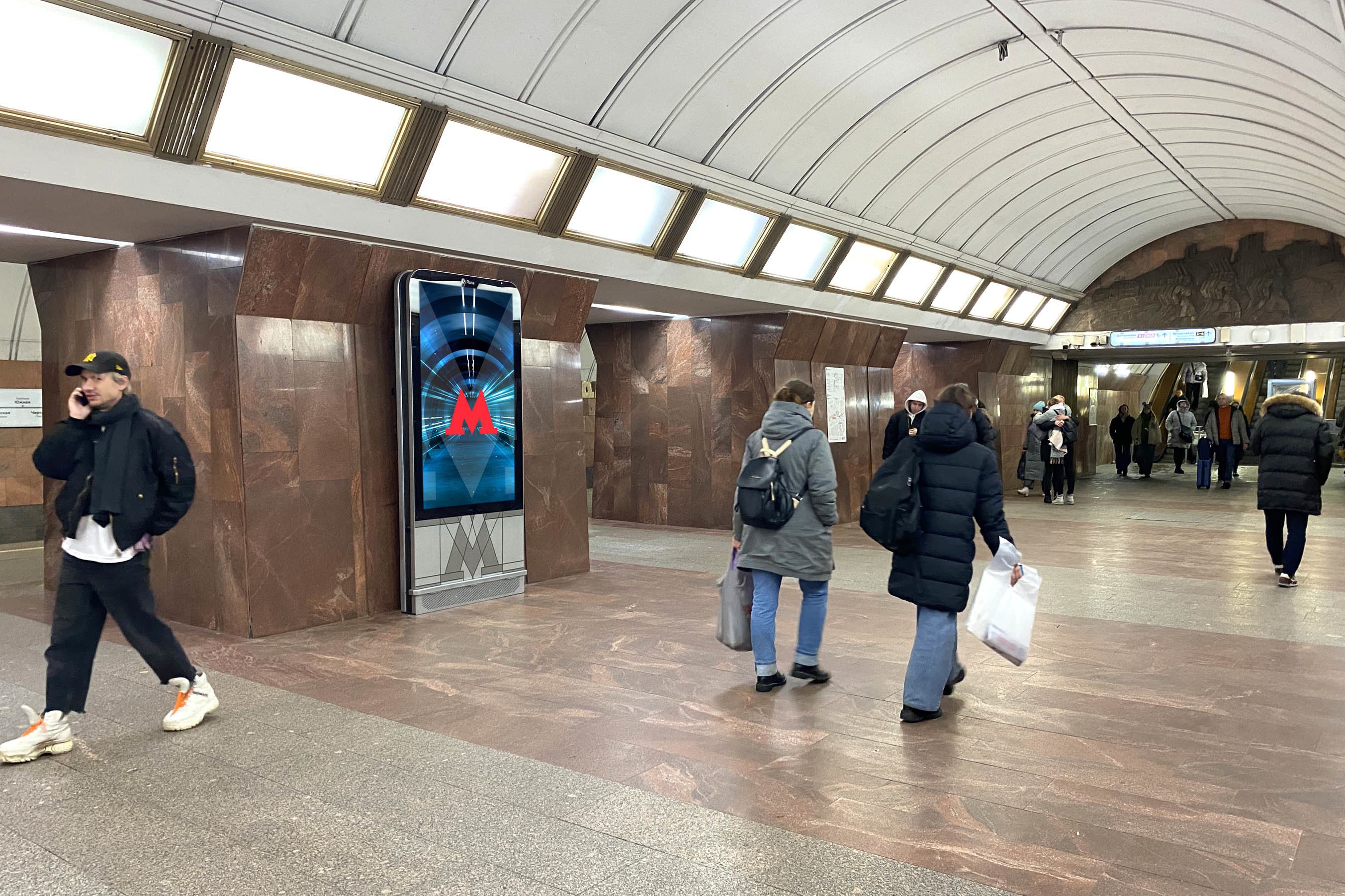 Фотография рекламного носителя, тип: Видеоэкран, адрес: Станция метро «Дмитровская», линия Серпуховско-Тимирязевская, Москва, Россия. Сторона/вариант А1 №1076387