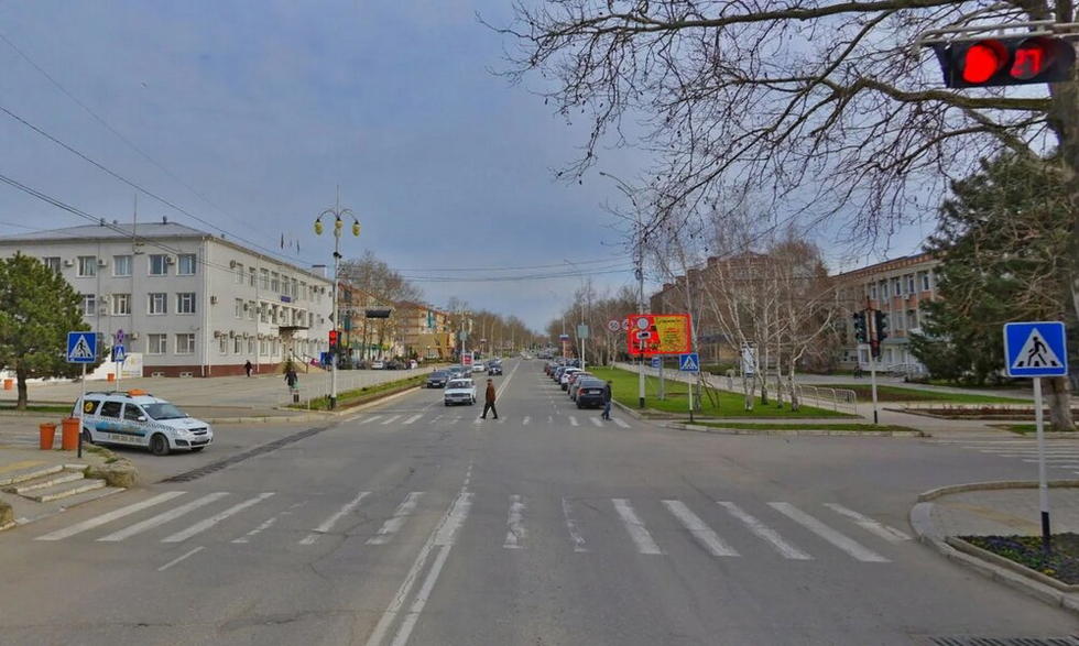 Фотография рекламного носителя, тип: Ситиборд 2.7x3.7, адрес: Ленина ул. Х Урицкого ул., районная администрация, Краснодарский край, Россия. Сторона А1-А10 №854160