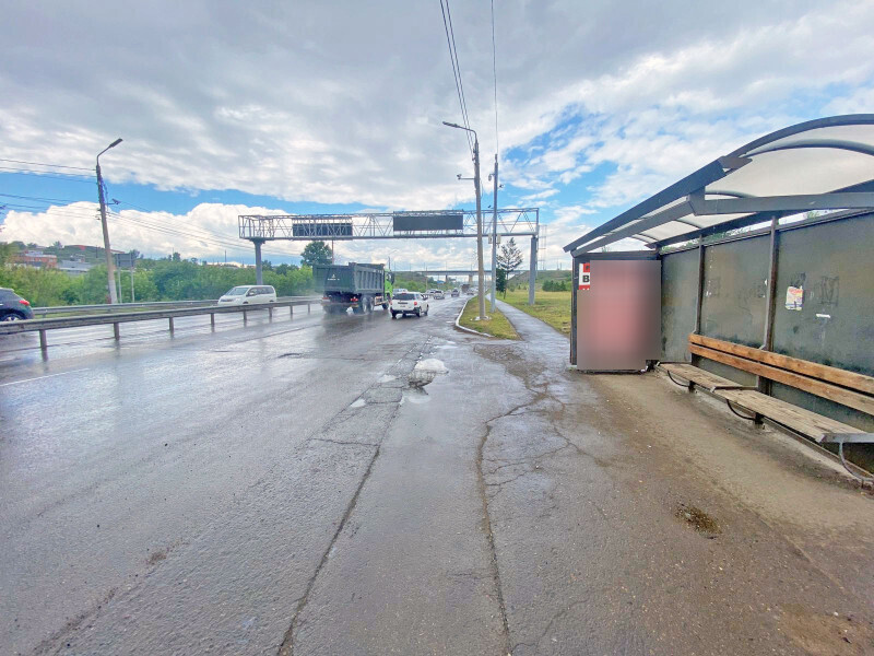 Фотография рекламного носителя, тип: Остановка 1.8x1.2, адрес: Брянская ул., напротив Маерчака ул., д. 66, Красноярск, Красноярский край, Россия. Сторона А №1046577